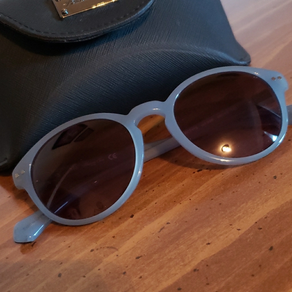 Kenneth Cole blue 💙  sunglasses 🕶